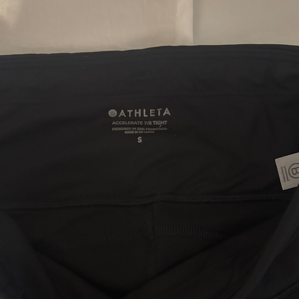 Athleta Accelerate 7/8 Black Tight - Picture 2 of 3